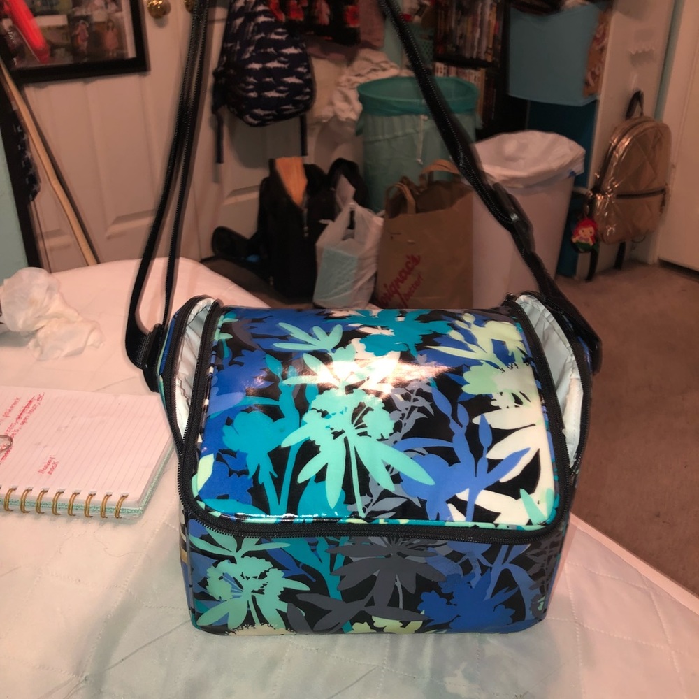 Vera Bradley lunch kit Camofloral. Price drop $14